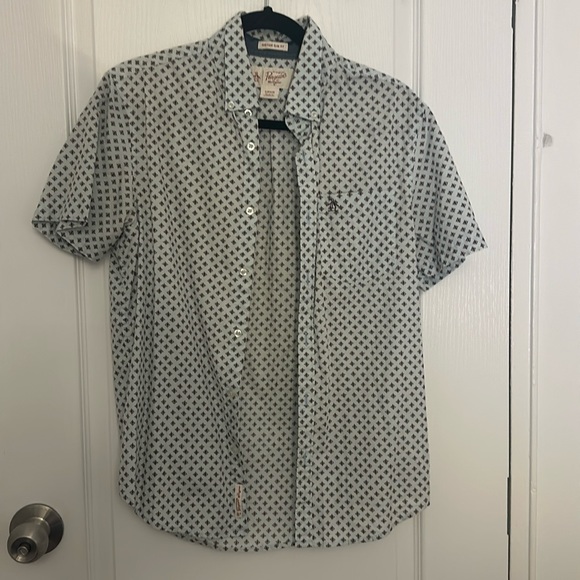 light blue patterned Penguin short sleeve button up - Picture 1 of 4